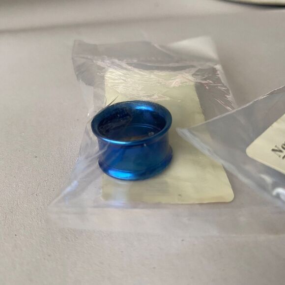 NEW 2 Steel Navel 3/4" 19mm Blue Stainless Steel Double Flared Threaded Tunnel - Picture 1 of 5